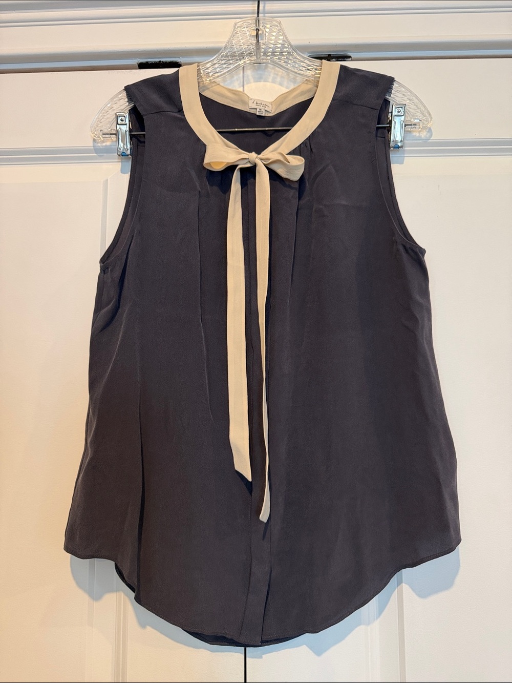 Babaton Sleeveless Bow-Tie Silk Blouse